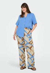 ONLY Carmakoma CARTHYRA - Camicia - provence