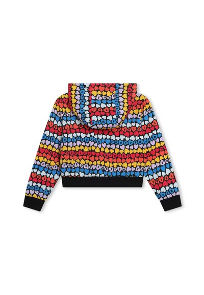 Haut cropped coloré avec un motif de cœur multicolore en rouge, bleu, jaune et violet. Poignets et ourlet noirs, accompagné d'une capuche.
