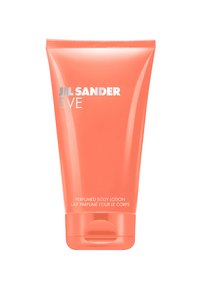 Korallrøret med Jil Sander Eve parfymerte bodylotion, glatt plastfinish, sølvfarget tekst, flip-top lokk, merket på engelsk og fransk.