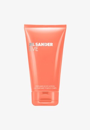 Koralli Jil Sander Eve -tuubikreem, sile plastvõte, hõbedane tekst, klapiga kaanega, sildistatud inglise ja prantsuse keeles.