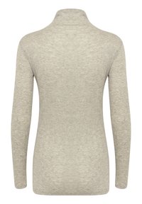 Top grigio chiaro a maniche lunghe con colletto alto, realizzato in un tessuto morbido e testurizzato. Silhouette fluida con maniche lunghe aderenti e senza decorazioni.