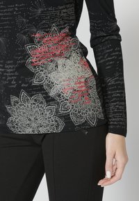 Koroshi Langarmshirt -    black
