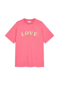 Růžové bavlněné tričko s výrazným nápisem "LOVE" v zelené a žluté barvě, krátké rukávy a kulatý výstřih. Jednoduchý, ležérní design.