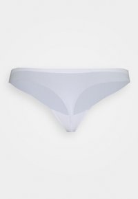 Hvite tanga-truser laget av glatt, lett stoff. Har et minimalistisk design med lavt liv og ingen mønstre eller detaljer.