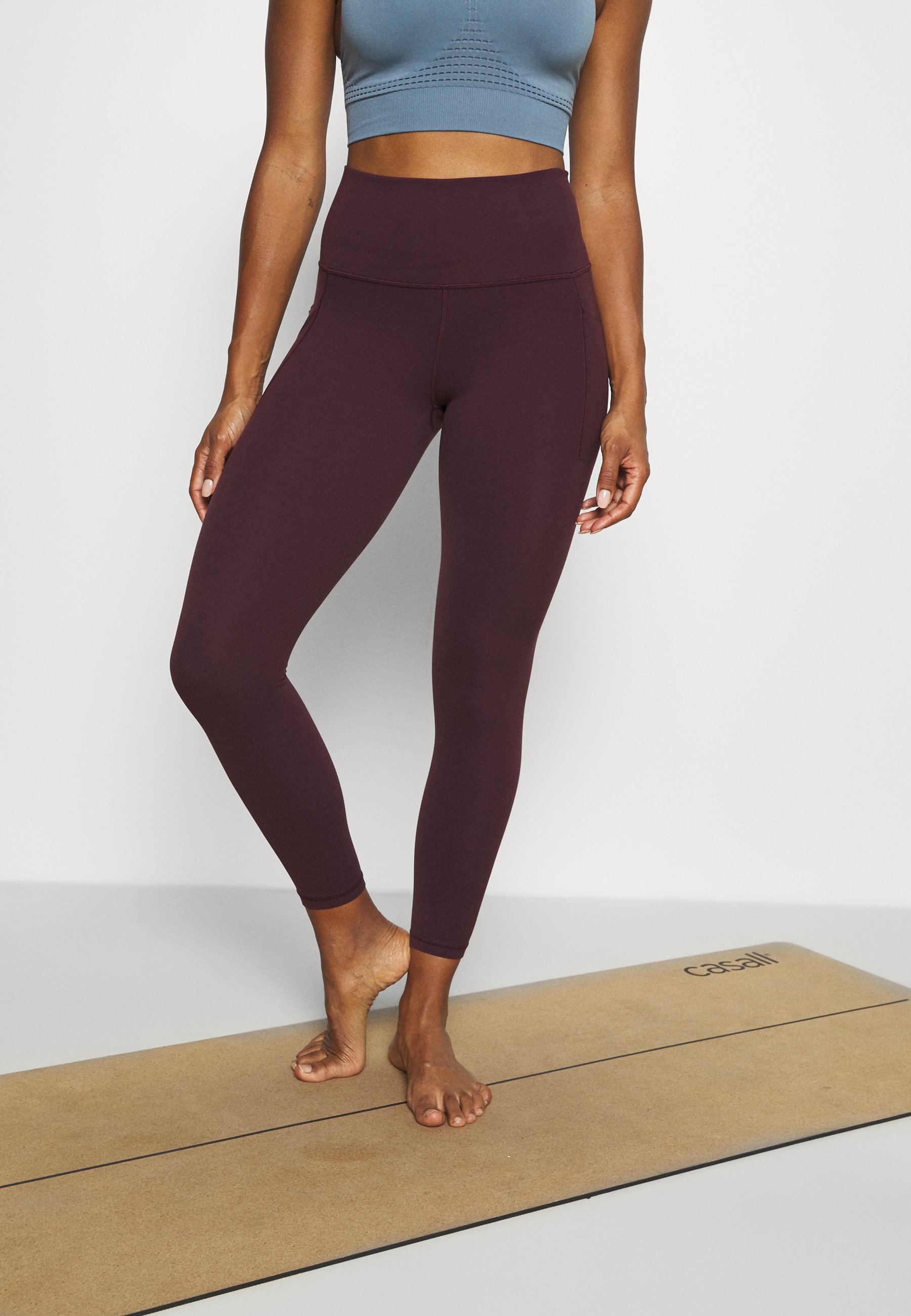 salutation stash pocket tight