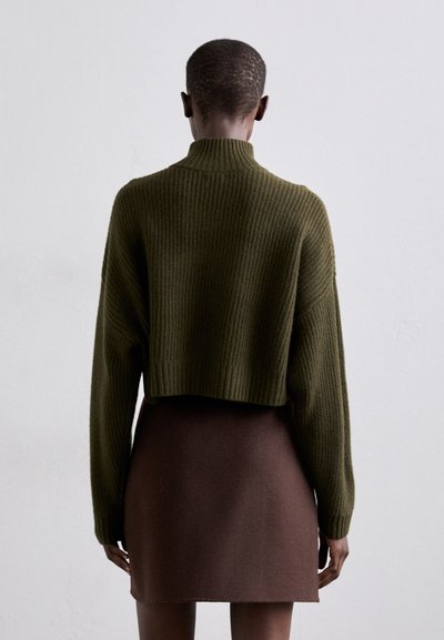 STAUD CROPPED HAMPTON - Neule - sergeant green