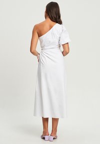 SÁVEL KARLINA  - Dienas kleita - white