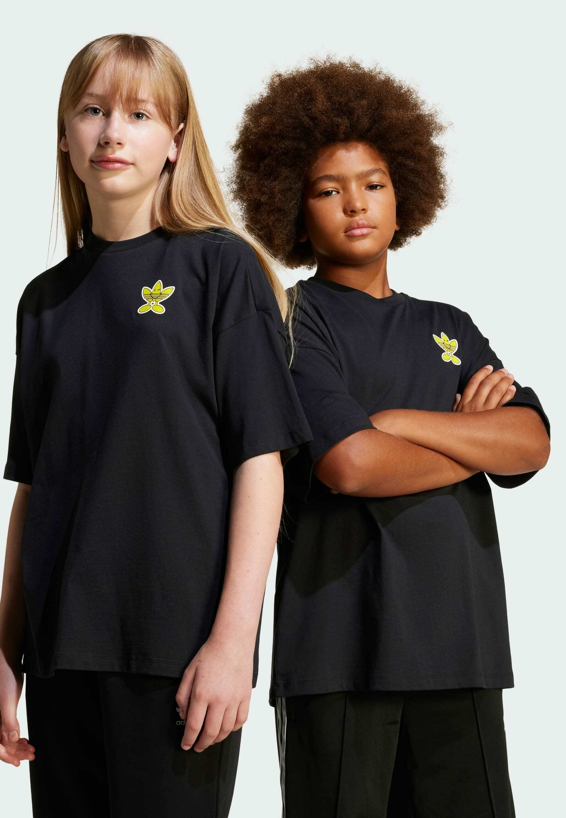 adidas Originals SMILEY WORLD KIDS - Tricou cu imprimeu - black