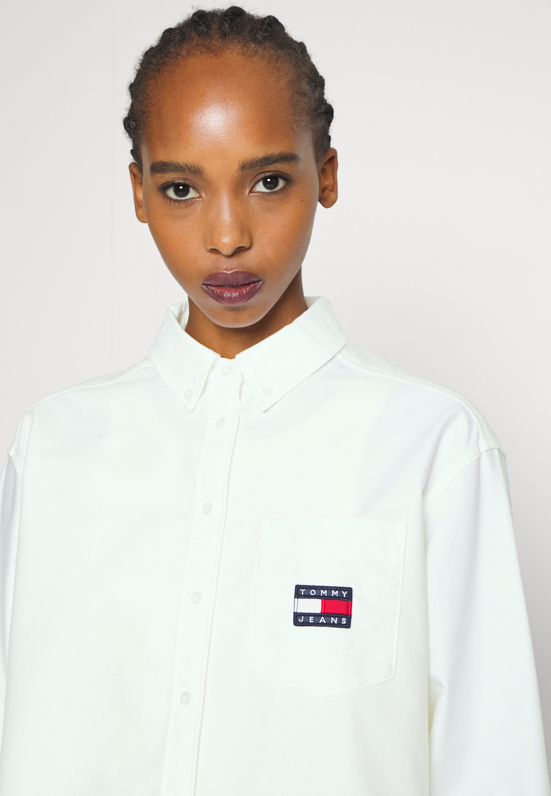 Tommy Jeans BADGE BOYFRIEND SHIRT 