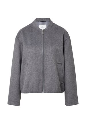 Veste bomber grise en tissu texturé, avec une fermeture éclair à l'avant, des poches latérales et un col rond. Doublée avec un détail à rayures subtiles.