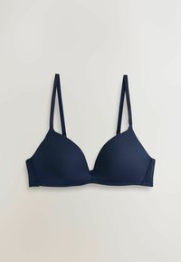 Marineblauwe gewatteerde bh met dunne verstelbare bandjes, met een gladde textuur en een driehoekige vorm. Geen zichtbare hardware of patronen.