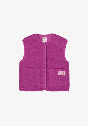 Mouwloze paarse fleecevest met drukknoopsluiting aan de voorkant, twee zakken en een "Berry Sweet" patch op de rechterzak.