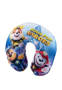 Cuscino per il collo a forma di U, rivestito in morbido tessuto. Presenta personaggi di cartoni animati di cuccioli colorati su uno sfondo blu, con la scritta "AQUA PUP HEROES."