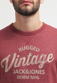 Jack & Jones Mikina - mottled red