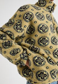 Jack & Jones Vinterjakker - mustard yellow