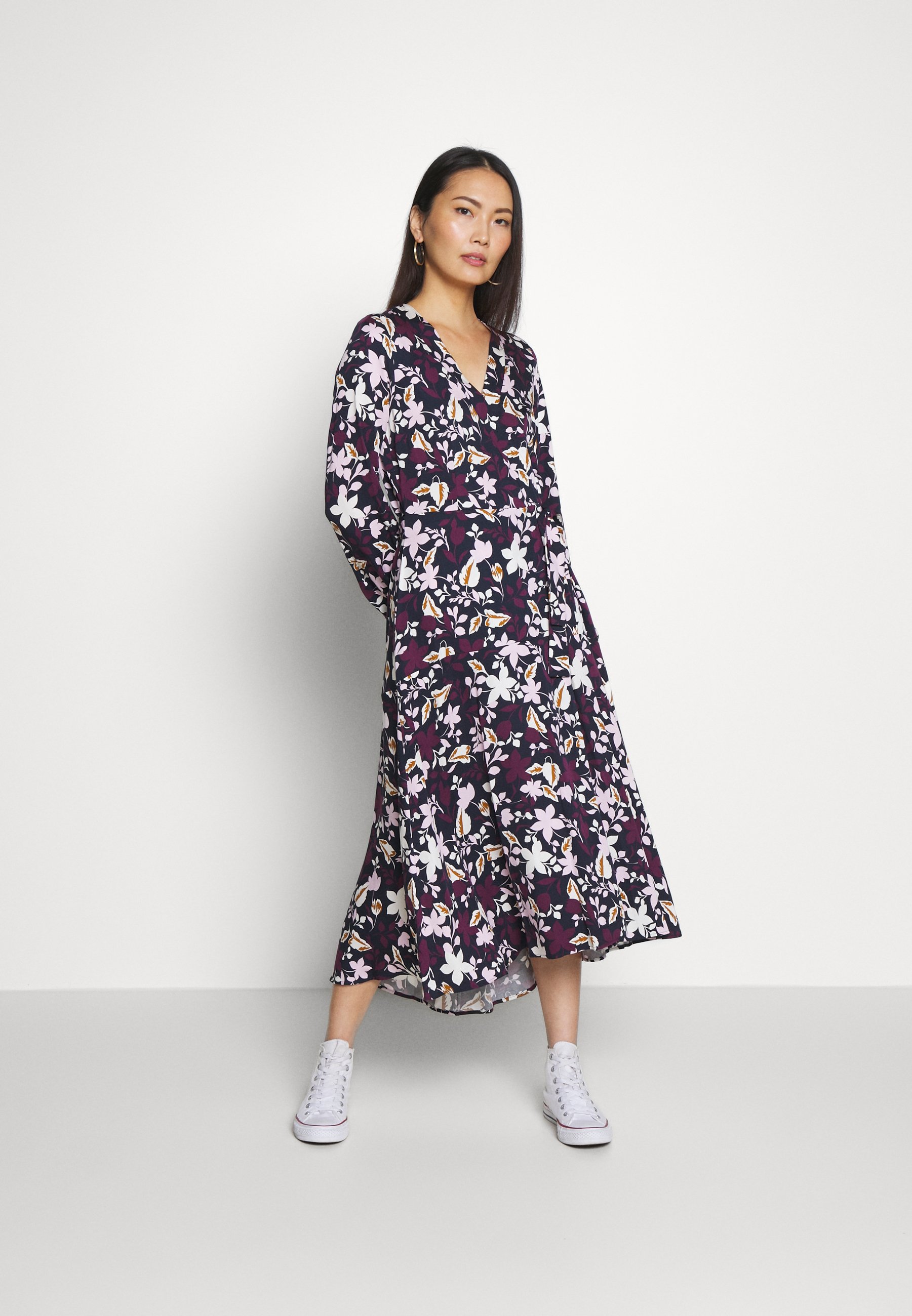 Marc O Polo Dress Wrap Style Belted Waist Long Sleeve Freizeitkleid Multi Night Sky Dunkelblau Zalando De 
