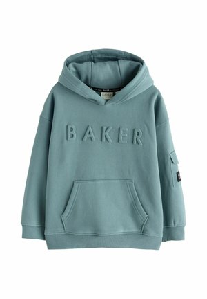 Gaiši zils kapučjakas džemperis no sporta džempera auduma, ar izceltu tekstu "BAKER", priekšējo ķengura kabatu un kabatu uz kreisās piedurknes.