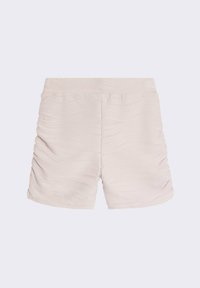 Shorts froncés en tissu beige clair avec une texture ondulée. Ceinture élastique, longueur mi-cuisse, présentant des détails doux et froncés sur toute la surface.