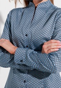 Eterna Blus - light blue