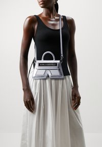 KARL LAGERFELD IKON - Käekott - silver-coloured