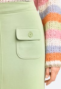 Rich & Royal MIT AUFGESETZTEN TASCHEN - A-Linien-Rock - matcha