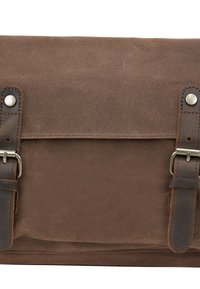 Brązowa torba na ramię z płótna z skórzanymi akcentami, dwoma paskami zapinanymi na klamry i gładką fakturą. Posiada design z klapą składającą się na przód.