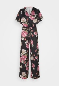 Jumpsuit negro con estampado floral, de mangas cortas, diseño envolvente, cintura ceñida con cinturón y grandes patrones de flores en rosa, blanco y verde. Textura de tela suave.