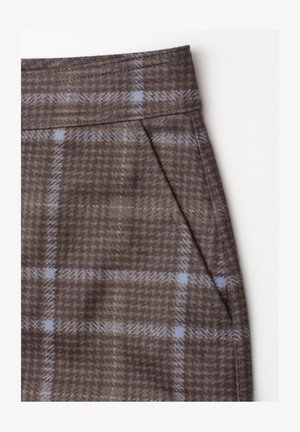 Street One, KNEE-LENGTH SUEDE-LOOK SKIRT WITH CHECK PATTERN - A-snit nederdel - silk brown
