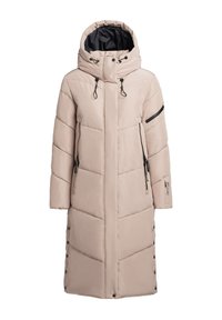 Beige lång pufferjacka med huva, utformad med chevron-quilting, svarta dragkedjor, sidofickor och tryckknapps-stängning i nederkant.