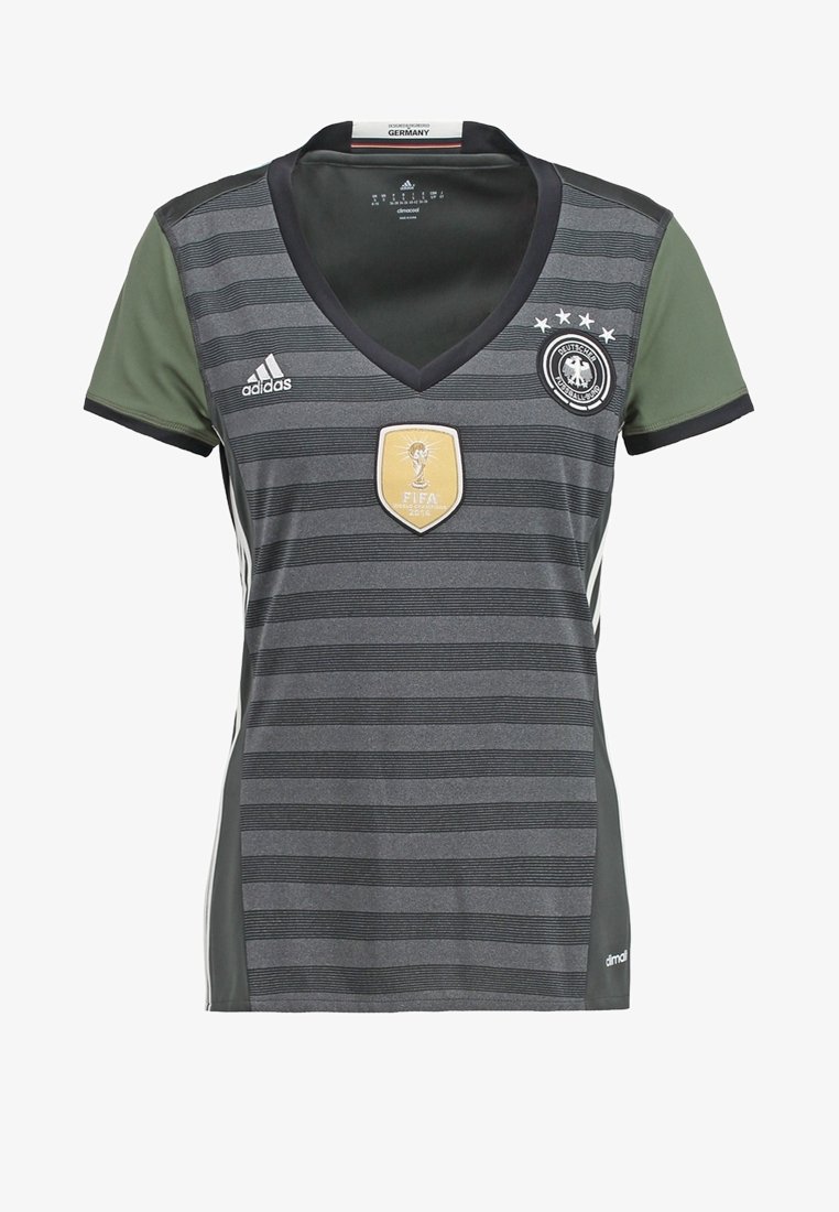Koszulka piłkarska Niemiec, ciemnoszara z zielonymi akcentami, dekolt w serek, poziome paski, odznaka FIFA, logo Adidas, materiał oddychający.