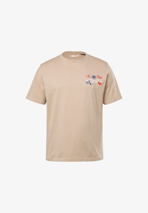 Beige Baumwoll-T-Shirt mit kurzen Ärmeln, das auf der linken Brust farbenfrohe Blumenstickerei zeigt. Klassisches Rundhals-Design.