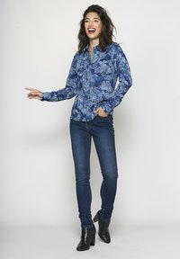 Koroshi LONG SLEEVE PLEAS - Nööpidega pluus - navy