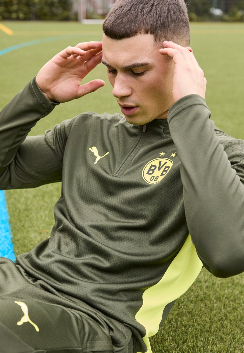 Puma BVB BORUSSIA DORTMUND TRAINING 1/4 ZIP - Sporto klubų atributika - myrtle/yellow alert