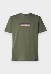 BOX TEE - Nyomott mintás póló - battle green