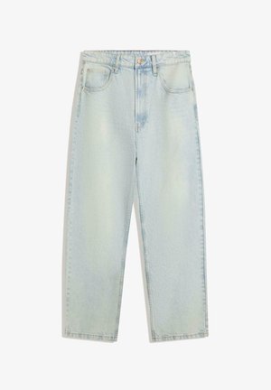 Lysblå denimjeans med løs pasform, der har fem lommer, knaplukning og lige ben. Stofbetegnelsen har en let tekstureret overflade.