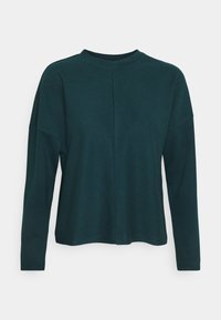 Dunkelgrünes Langarmoberteil mit strukturiertem, geripptem Muster, das einen Rundhalsausschnitt und heruntergezogene Schultern aufweist. Entspannter Schnitt.