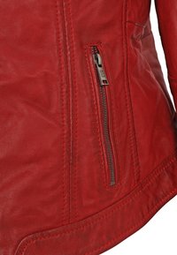 H.I.S MIT REVERSEKRAGEN - Leren jas - red