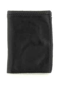 Portafoglio bifold in pelle nera con cuciture visibili su sfondo bianco.