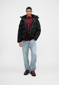 Tommy Jeans HOODED PUFFER - Žieminė striukė - black