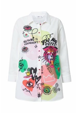 Witte button-up overhemd met kleurrijke grafische prints, waaronder een tijger, ogen en verschillende vormen; gemaakt van soepele stof met een ontspannen pasvorm.