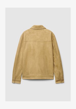 Hellbraune Wildlederjacke mit flachem Kragen, zwei Rückennähten und lockerem Schnitt. Glatte Textur und minimalistisches Design, geeignet zum Schichten.