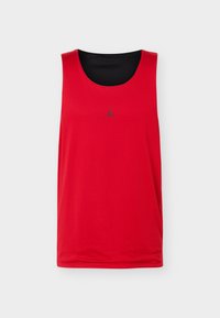 Επιλέχθηκε, gym red/black