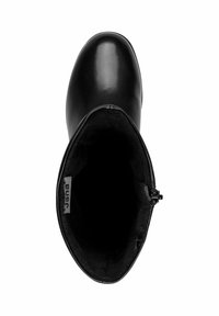 Schwarze Leder-Stiefelette mit glatter, glänzender Oberfläche, abgerundeter Zehenpartie und einem Reißverschluss an der Seite. Gefüttert mit weichem Material.
