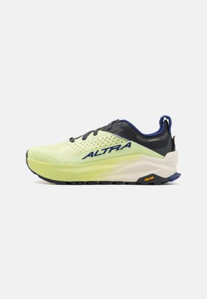 Scarpa da corsa leggera gialla e blu, con una tomaia in mesh traspirante, suola ammortizzata e suola Vibram per una migliore aderenza.