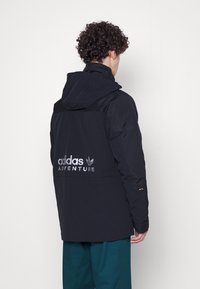adidas Originals Vinterjacka - black