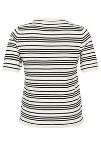 Top scurt cu maneci, cu dungi, având o schemă de culori alb-negru, guler rotund și o textură moale din tricot. Vederea din spate arată detalii ale cusăturii.