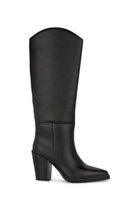 Stivali al ginocchio neri in pelle liscia con punta appuntita e tacco a blocco. Presentano un design superiore strutturato e arrotondato per il supporto.