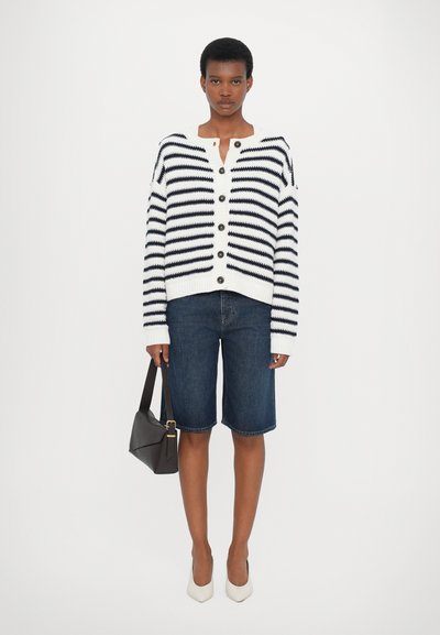 CLOSED JENICA - Jeansshorts - dark blue