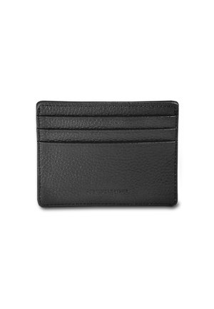 Schwarzer Lederkartenhalter mit vier Fächern auf einer Seite, strukturiertes Oberflächenmaterial und eingeprägtem Branding am unteren Rand. Rechteckige Form.