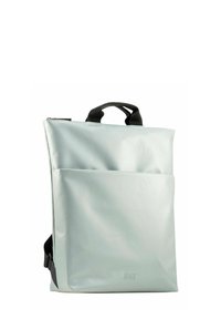 Sac à dos imperméable bleu clair avec une poche avant, des sangles noires et une poignée supérieure. Présente un design minimaliste avec une texture lisse.